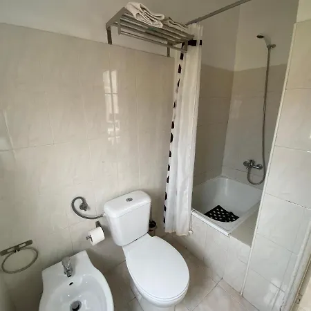 Manjericos House Apartament *